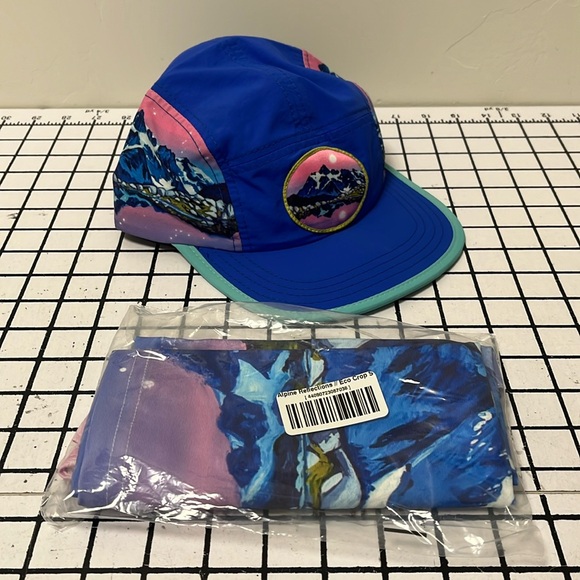 Rachel Pohl Alpine Reflections bundle / brand new / size small eco crop top/hat - Picture 2 of 5